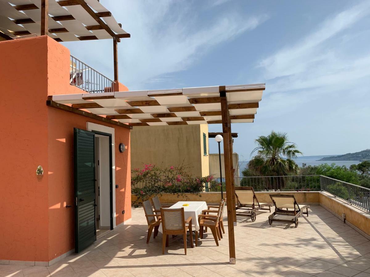 Appartamenti "Torre Del Mito" Santa Cesarea Terme Eksteriør billede